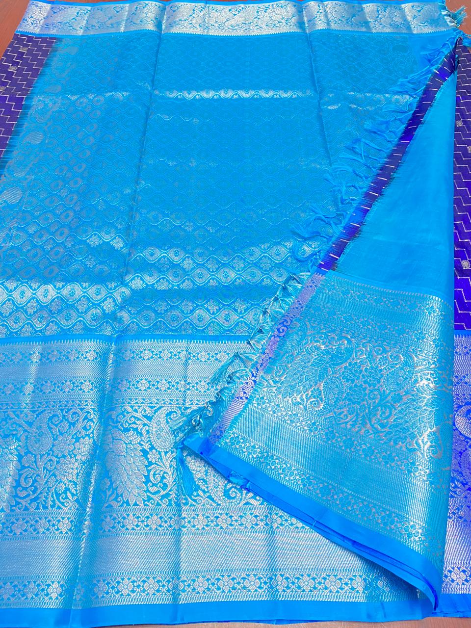 (Custom orders Shipping with in 2 weeks)Beautiful pure Venkatagiri handloom Pattu saree .