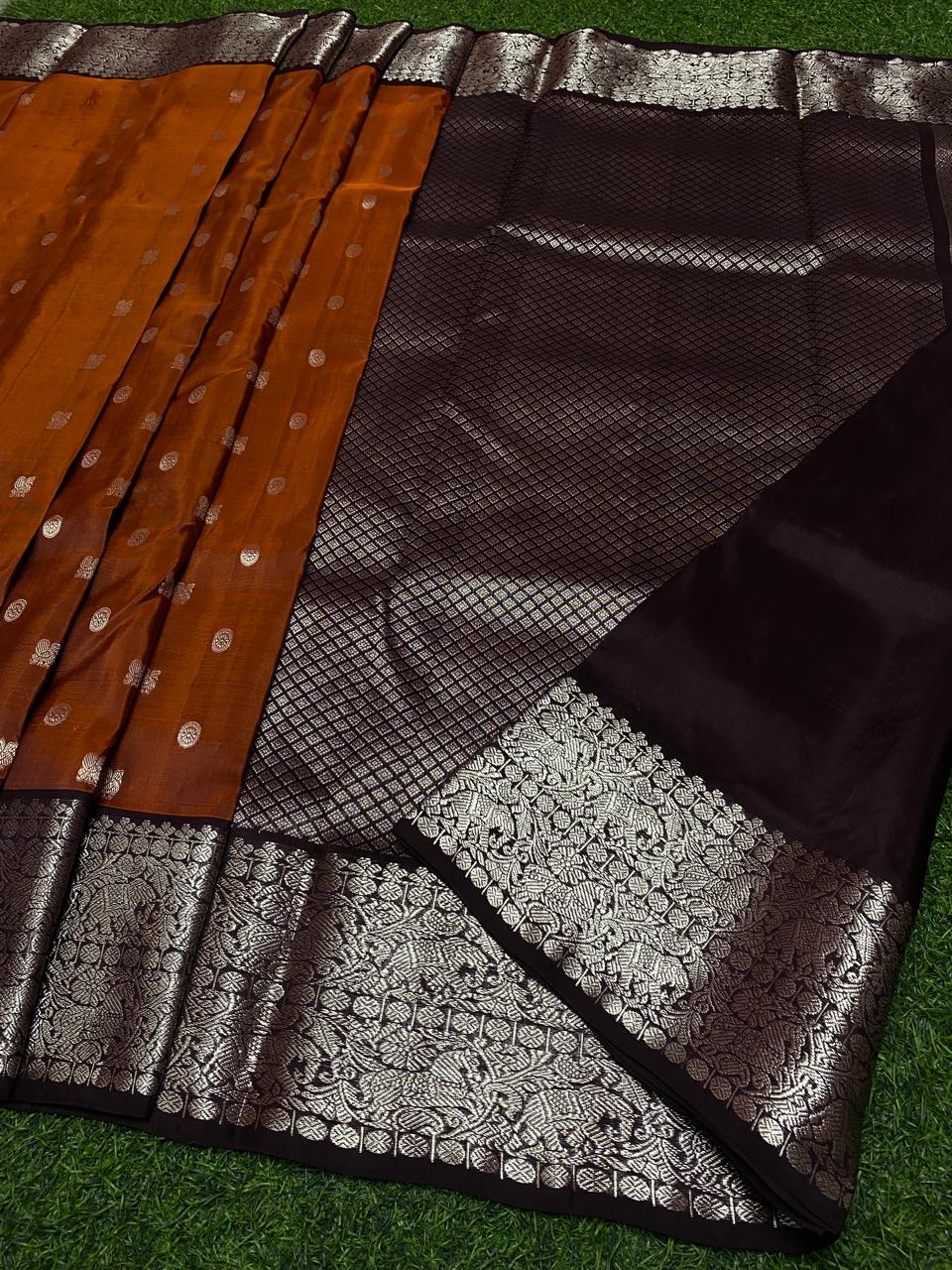 Trendy Rust orange color Venkatagiri Handloom Silk Saree(Preorder)