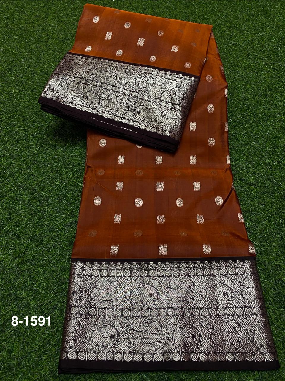 Trendy Rust orange color Venkatagiri Handloom Silk Saree(Preorder)