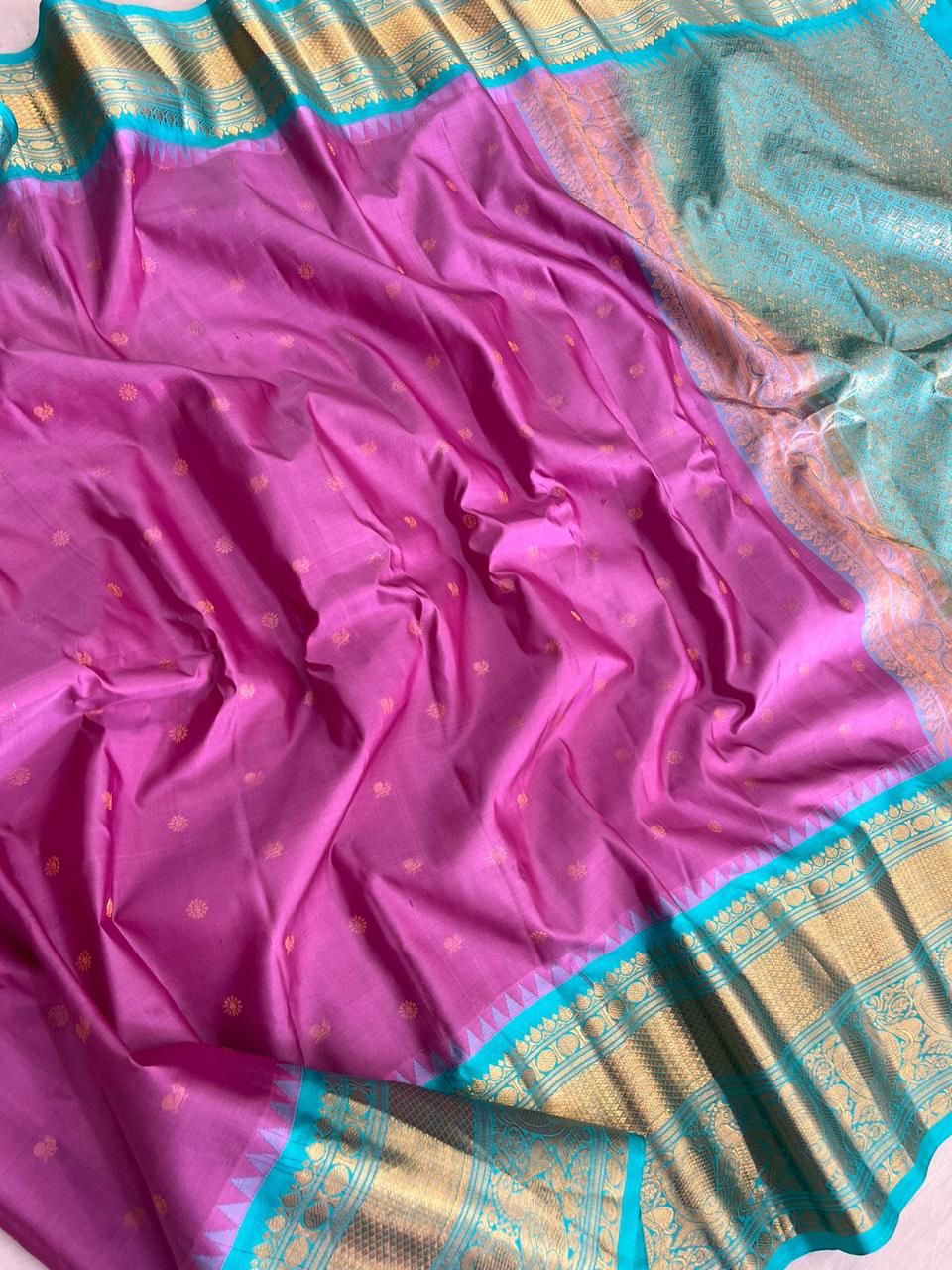 Gadwal Handloom pattu sarees